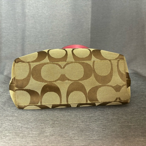 Rare Pink Chrysanthemum Coach Signature Collection Purse - Picture 4 of 7